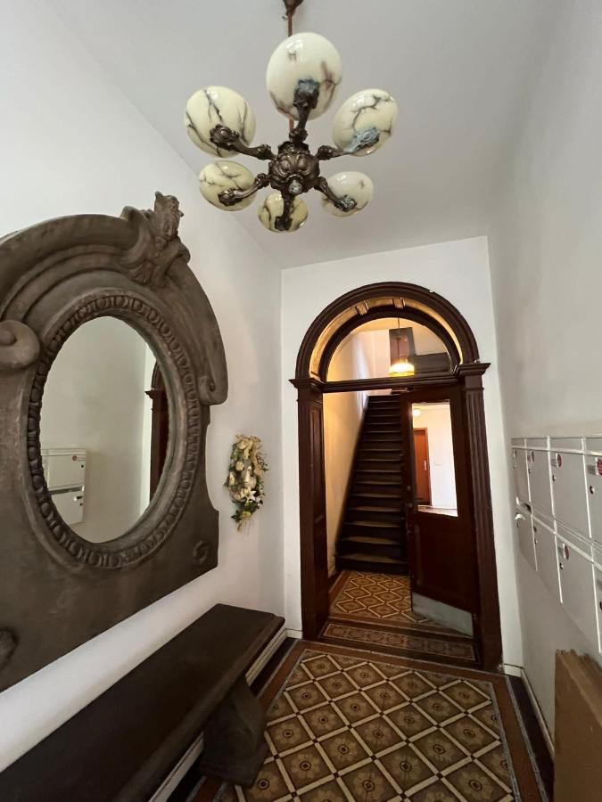 Retro Appartement Im Herzen Von Koeln Deutz المظهر الخارجي الصورة